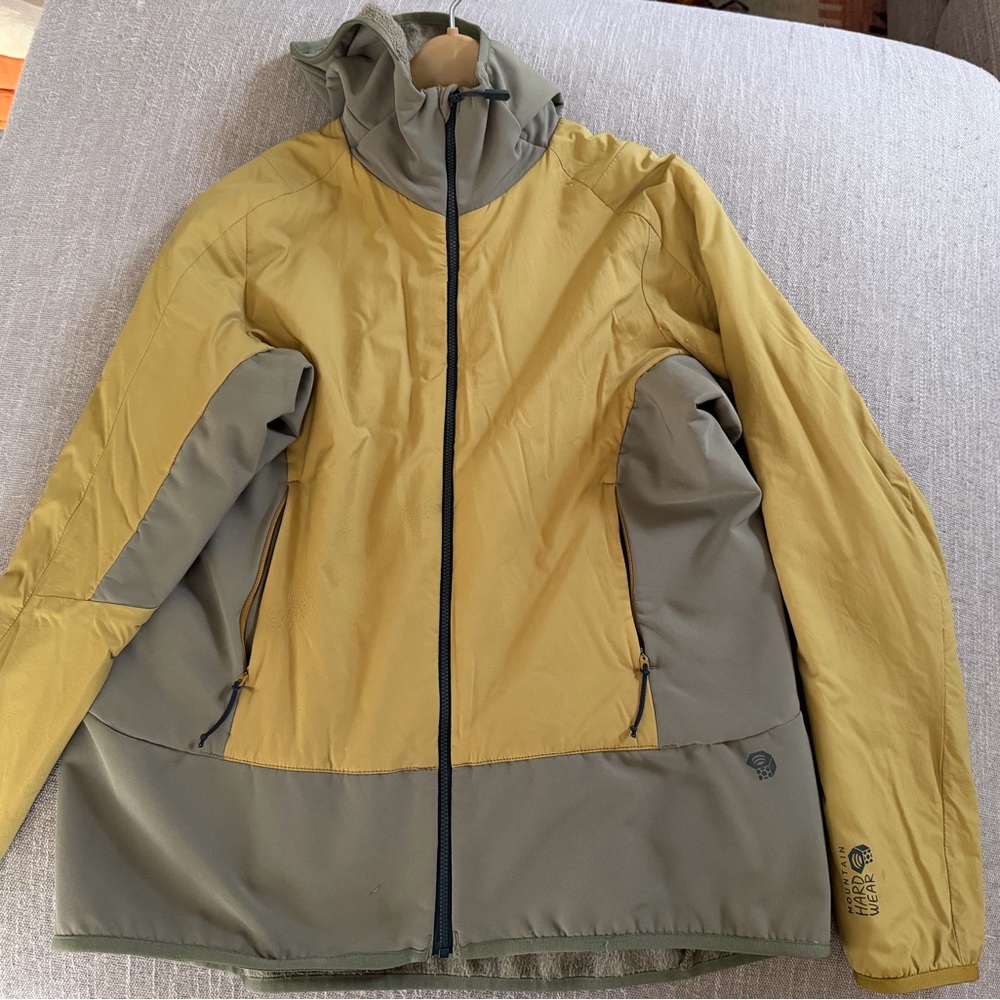 Mountain Hardware Women’s hoody size Large